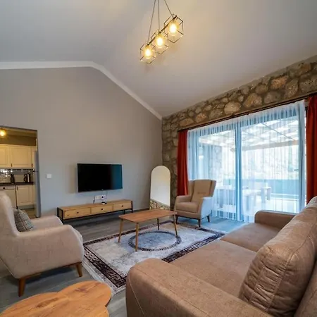Mesedibi Hotel *