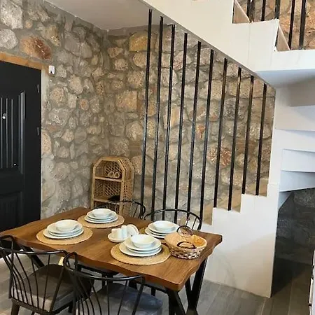 Mesedibi Hotel *